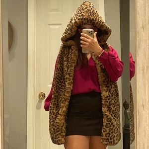 CARMEN MARC VALVO ~ Faux Fur LEOPARD Hooded Vest ~  SOFT and PLUSH ~